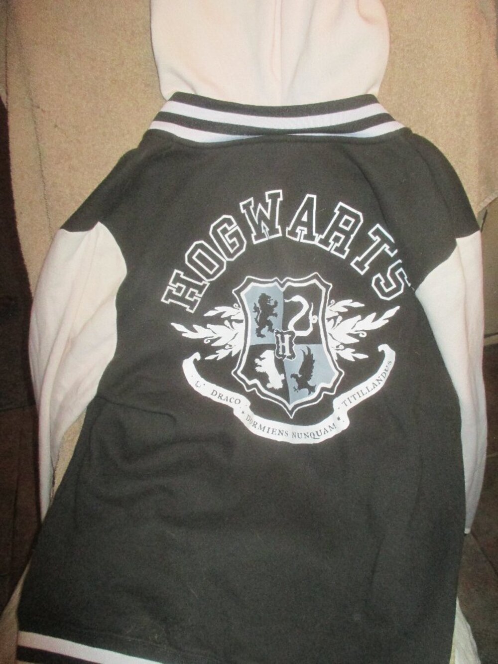 Harry Potter Hogwarts Crest Size L Black White Hoodie Jacket Fleece NWOT